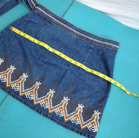 Free People Denim Wrap Tie Skirt Aztec Boho Embroidery Hendrix - Sz 10 - Picture 13 of 14